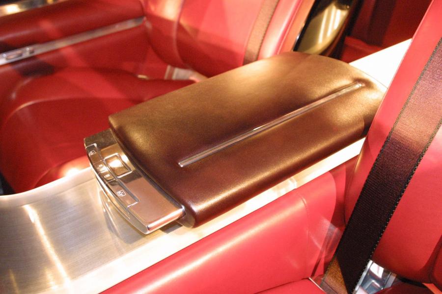  Lincoln MK9 Concept 2001 года  (фото 46 из 82)